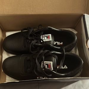 Size 8 Men shoes for sale $10 bucks